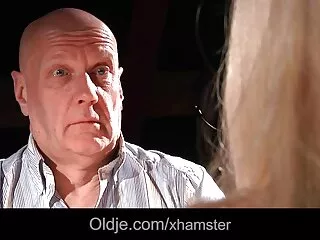 Nézd meg a videót pornó április vár, jenna Sativa masszázs, szőrös punci maszti jó minőségű, kategóriájába tartozó hd pornó.